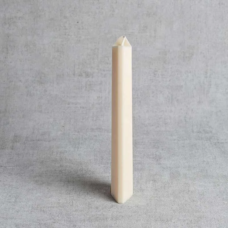 Bougie artisanale Rinette fabriquée en ESAT, design minimaliste